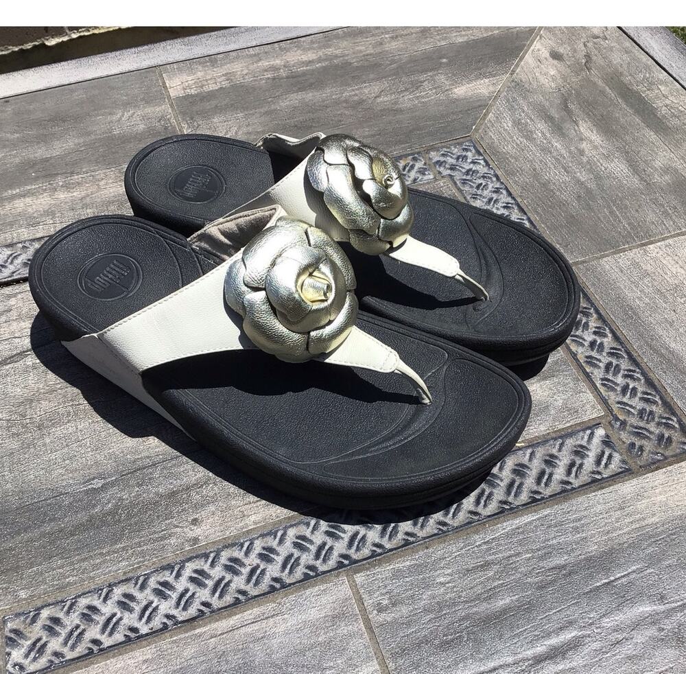 Fitflop sandals gold flower Size 8